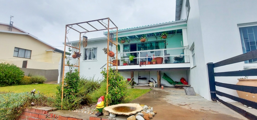 4 Bedroom Property for Sale in Struisbaai Western Cape